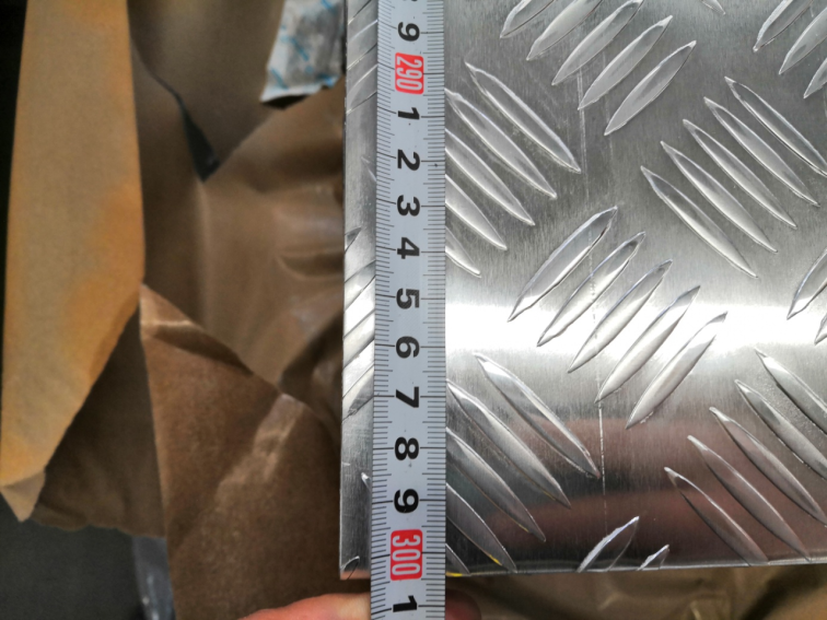 5 bar aluminum tread plate